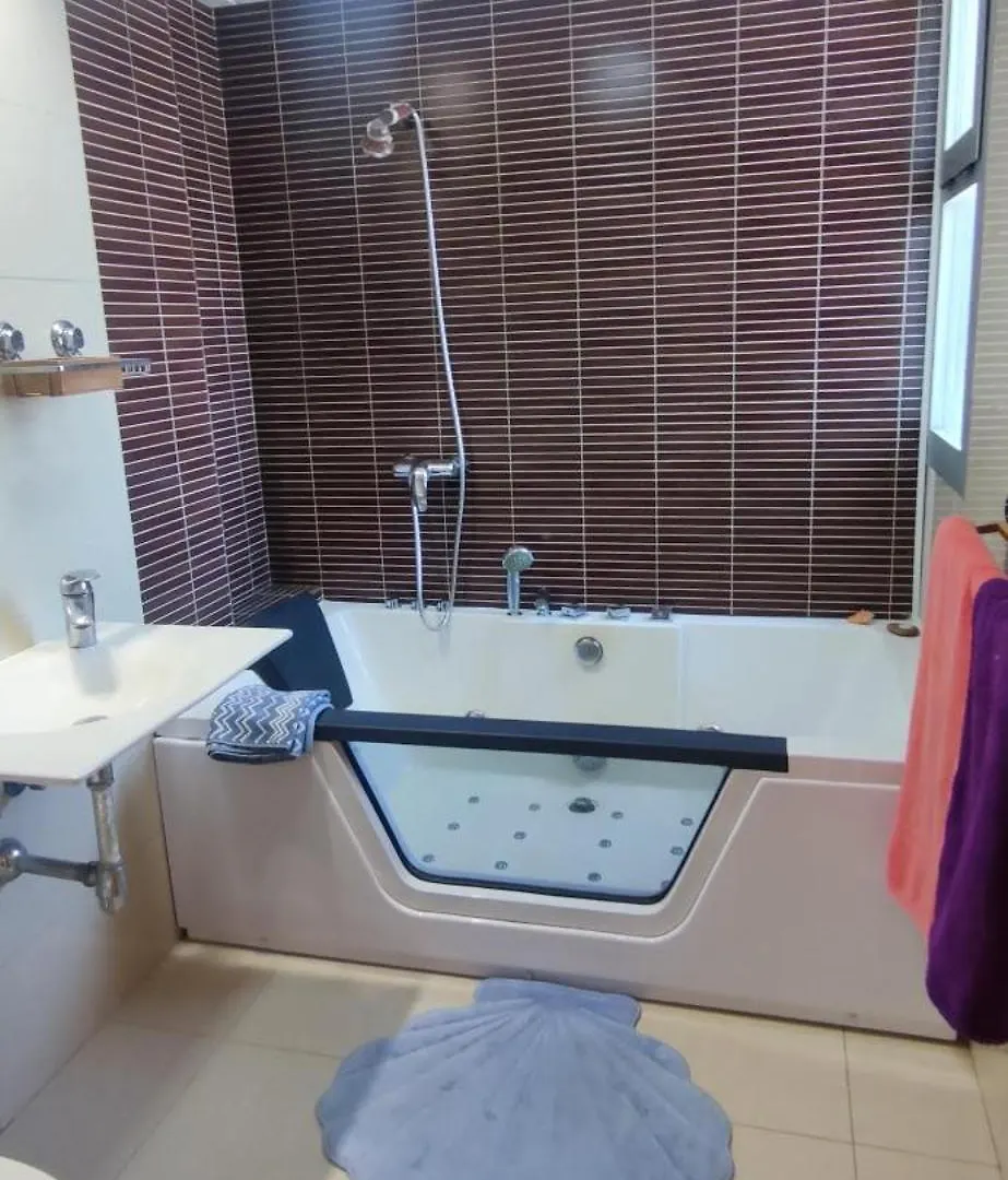 Apartamento Deluxe: Hidromasaje, Terraza Y Vistas. Las Hortichuelas Bajas